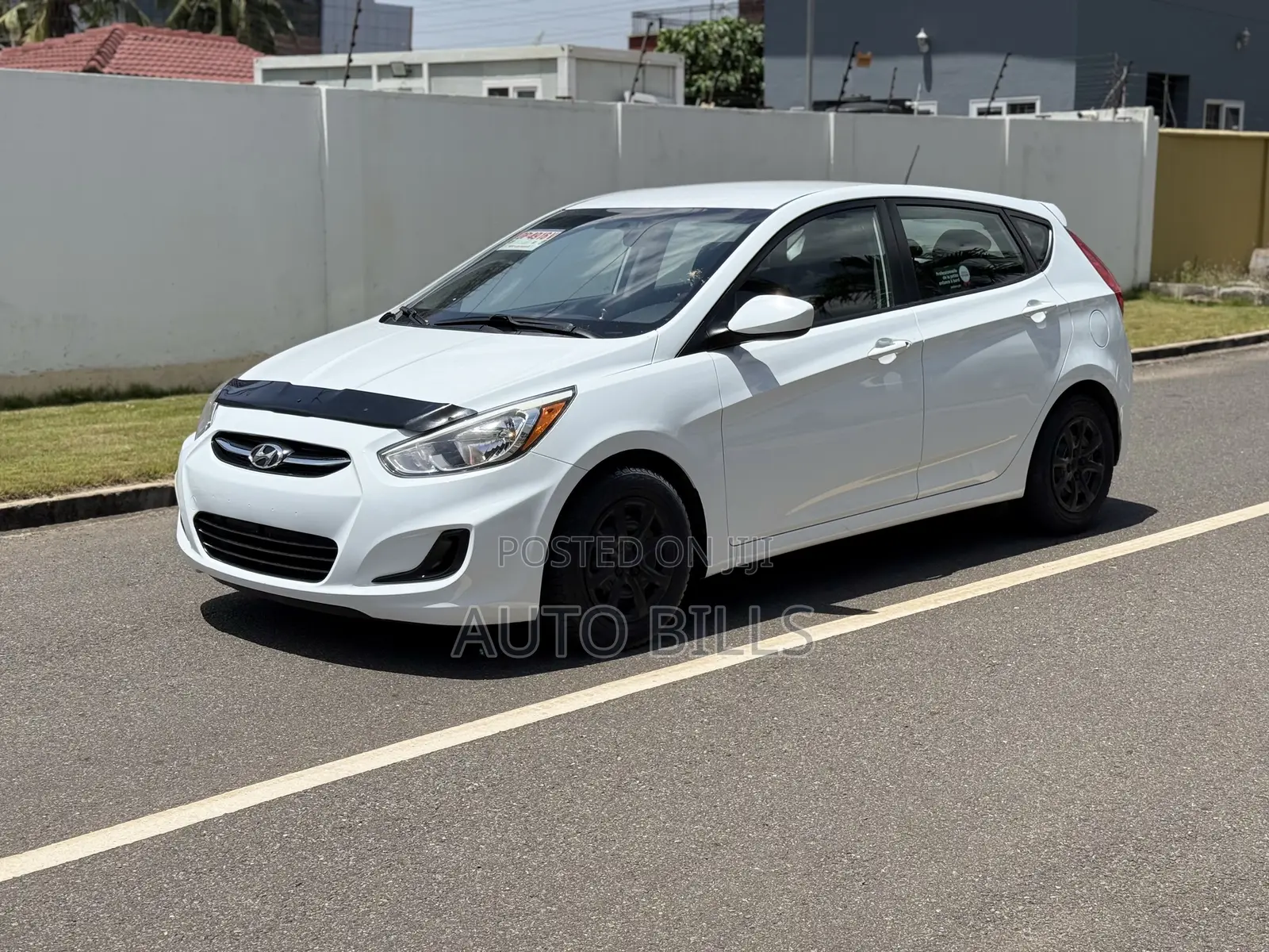 Hyundai Accent SE Hatchback 2017 White