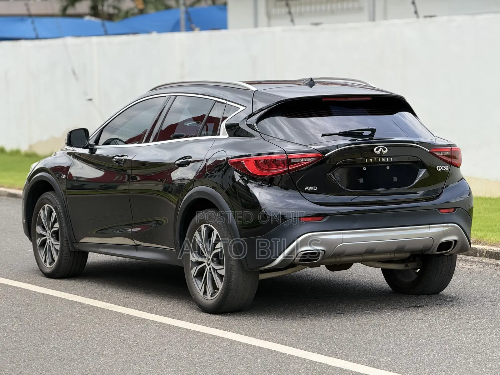 Infiniti QX30 2018 Black