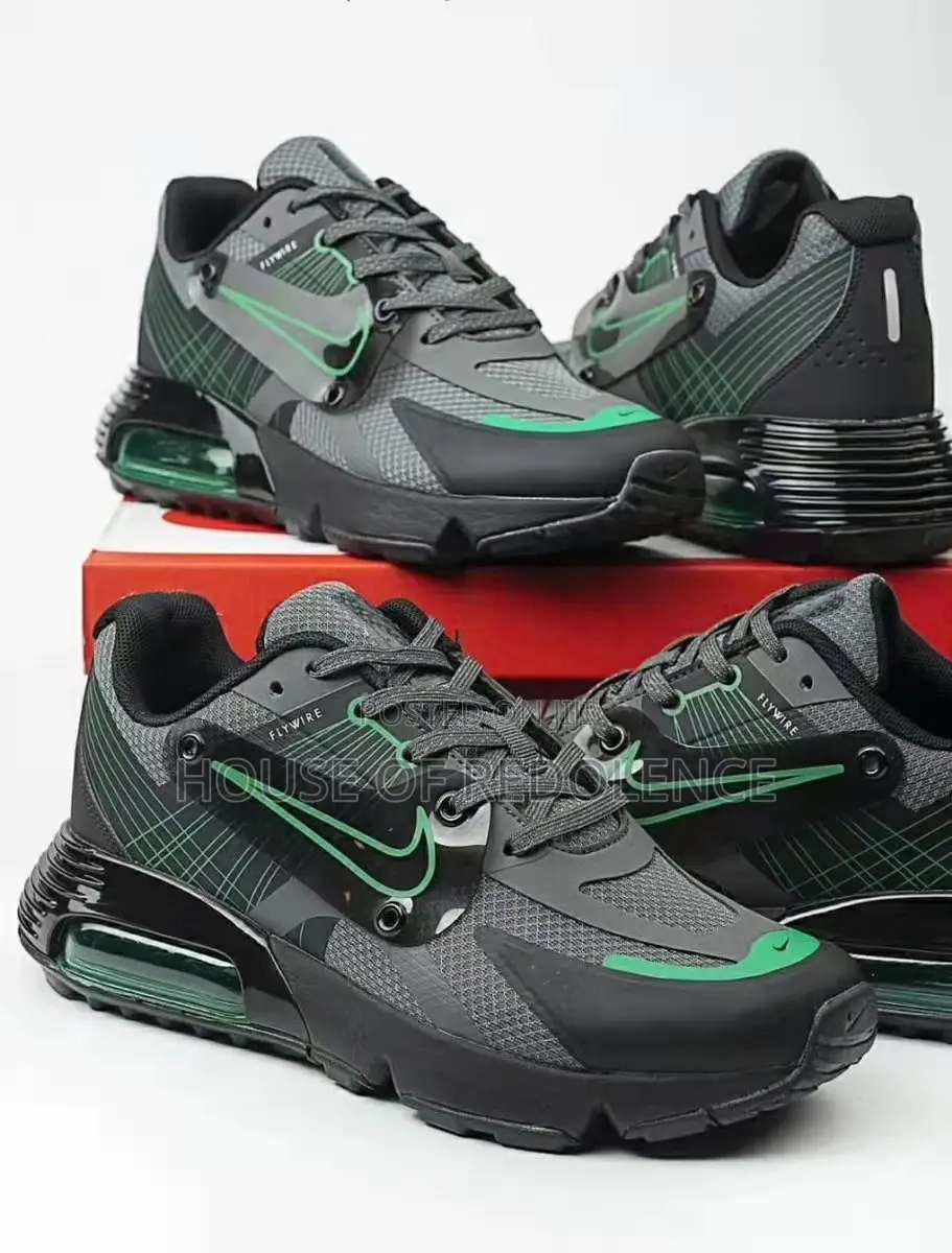 Nike Air Max Flywire Sneakers