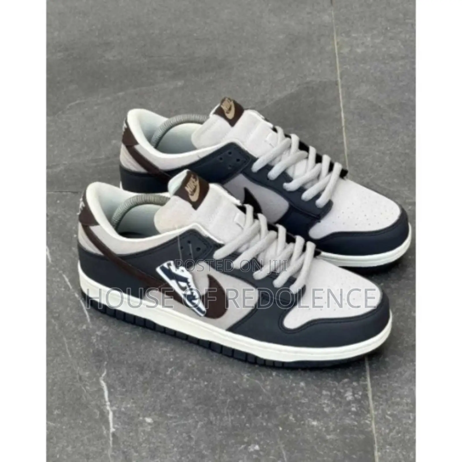 Nike Sb Dunk Low Strawberry Sneakers