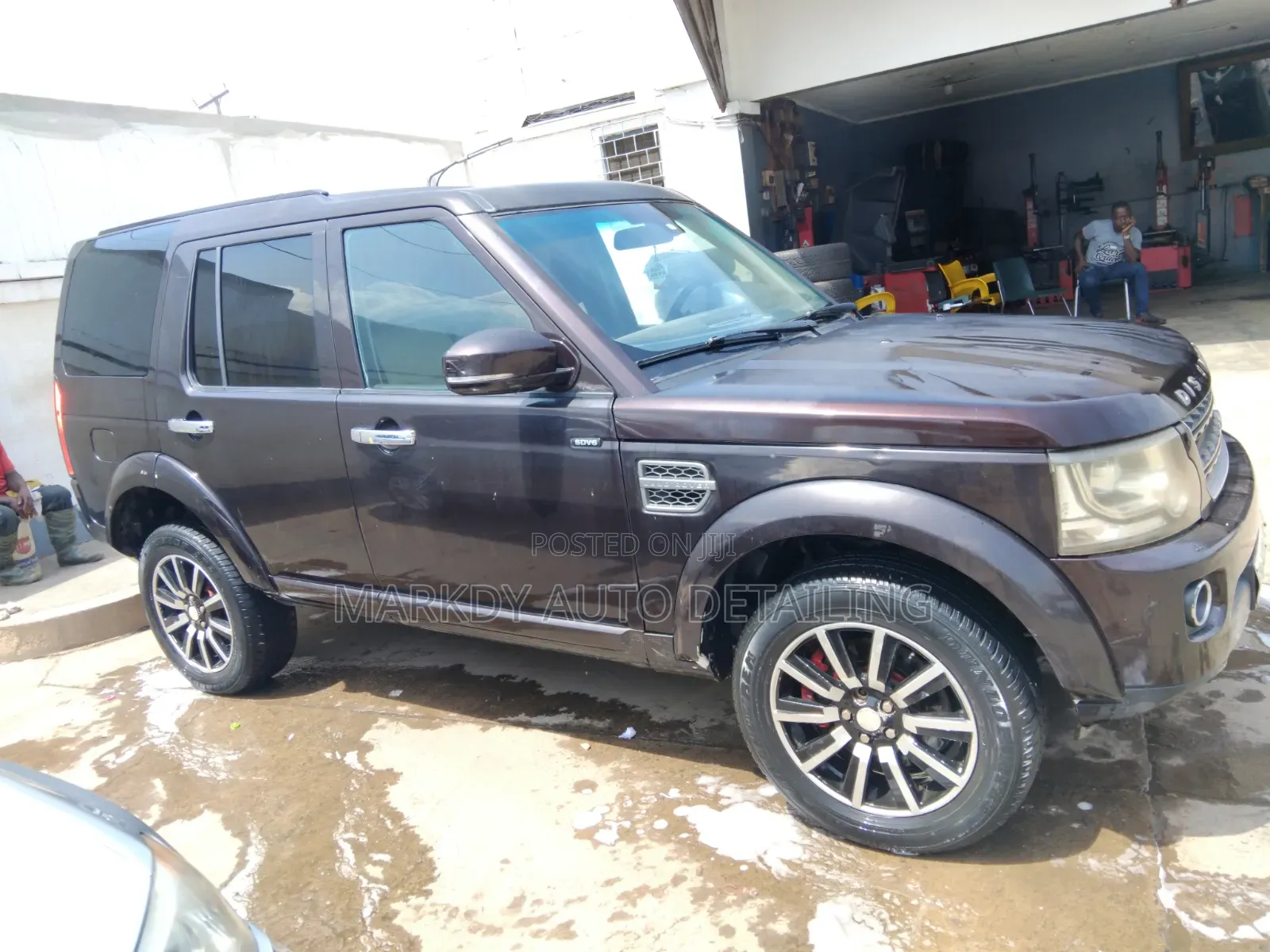Land Rover Discovery 2015 Brown