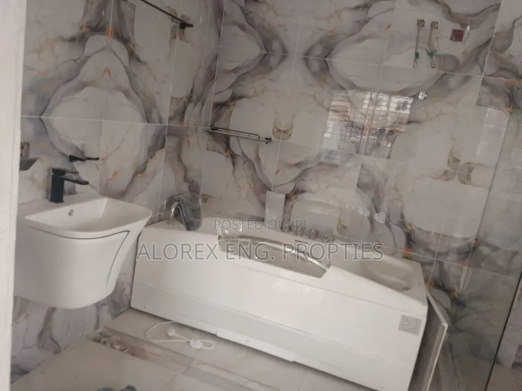2bdrm House in Ayi Mensa, Oyarifa Mall Area for sale