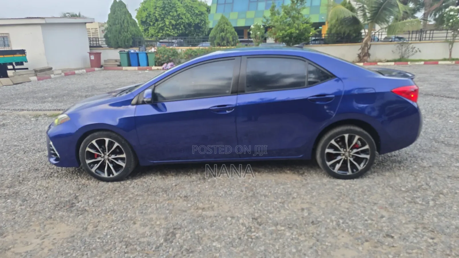 Toyota Corolla SE 4dr Sedan (1.8L 4cyl CVT) 2017 Blue