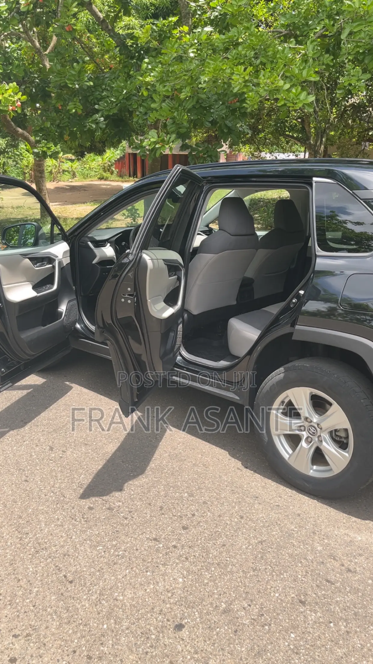 Toyota RAV4 XLE AWD 2020 Blue