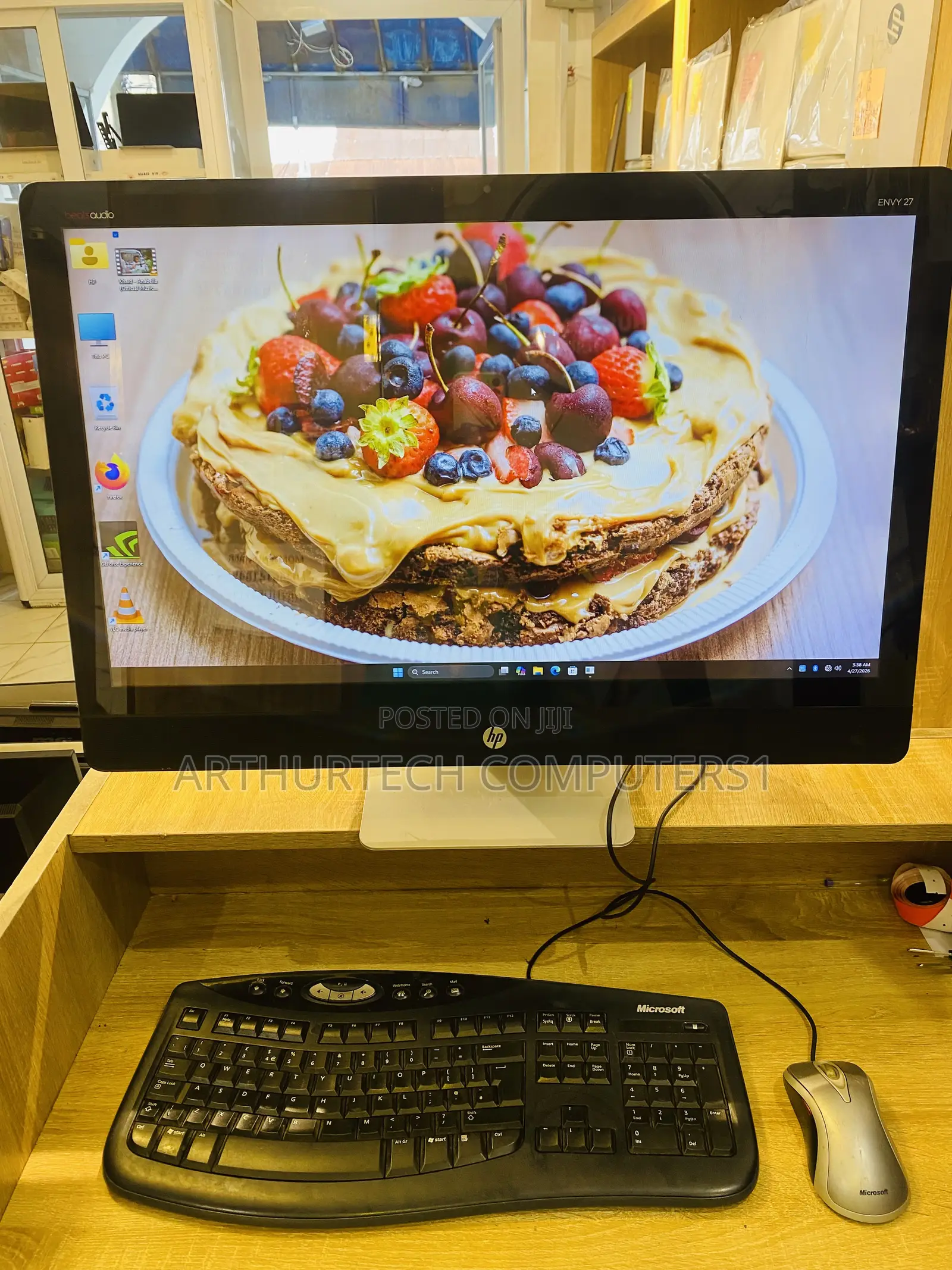 Desktop Computer HP Envy 27 12GB Intel Core i5 HDD 500GB