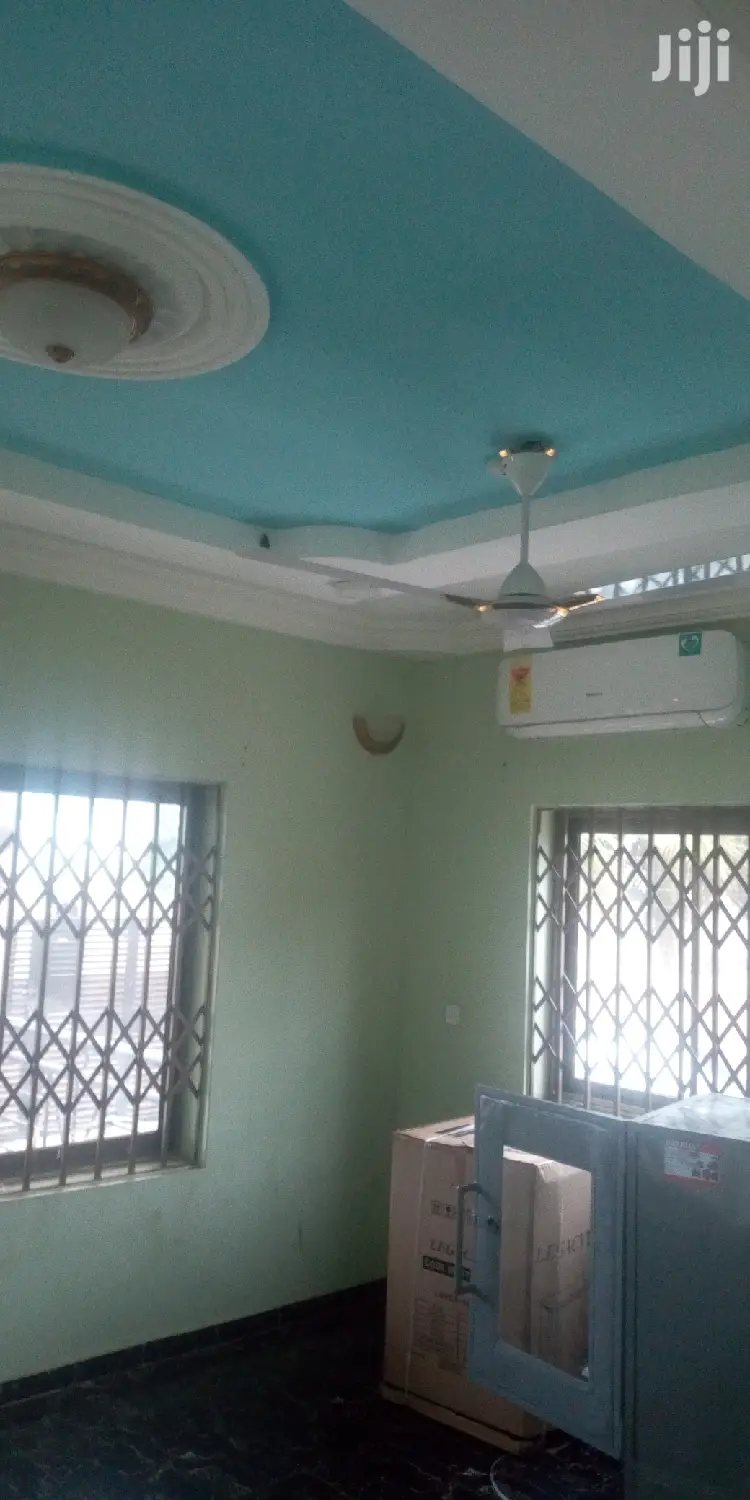 3bdrm Duplex in Awutu Senya East Municipal for rent