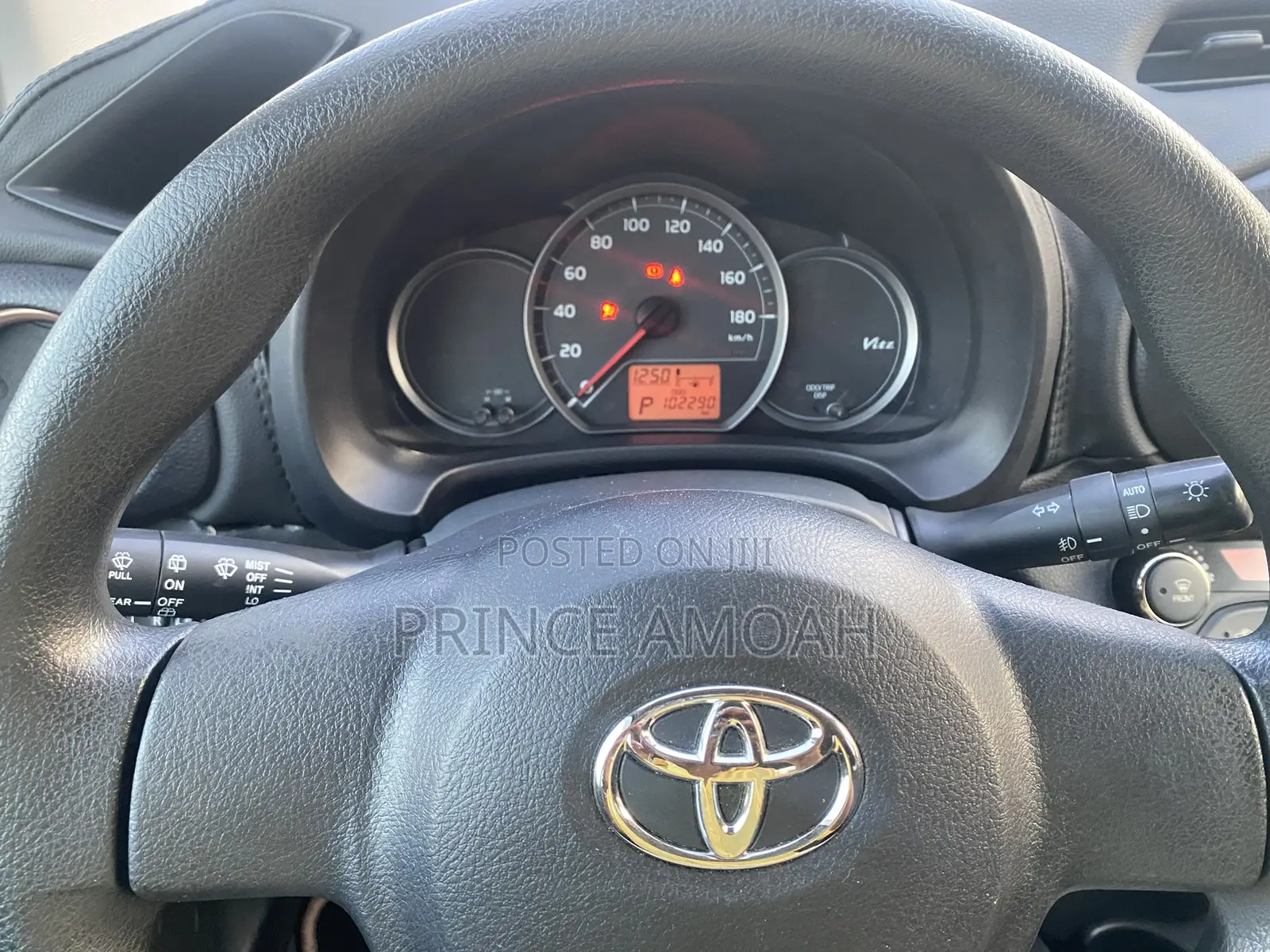 Toyota Vitz 1.3 FWD 5dr 2014 Brown