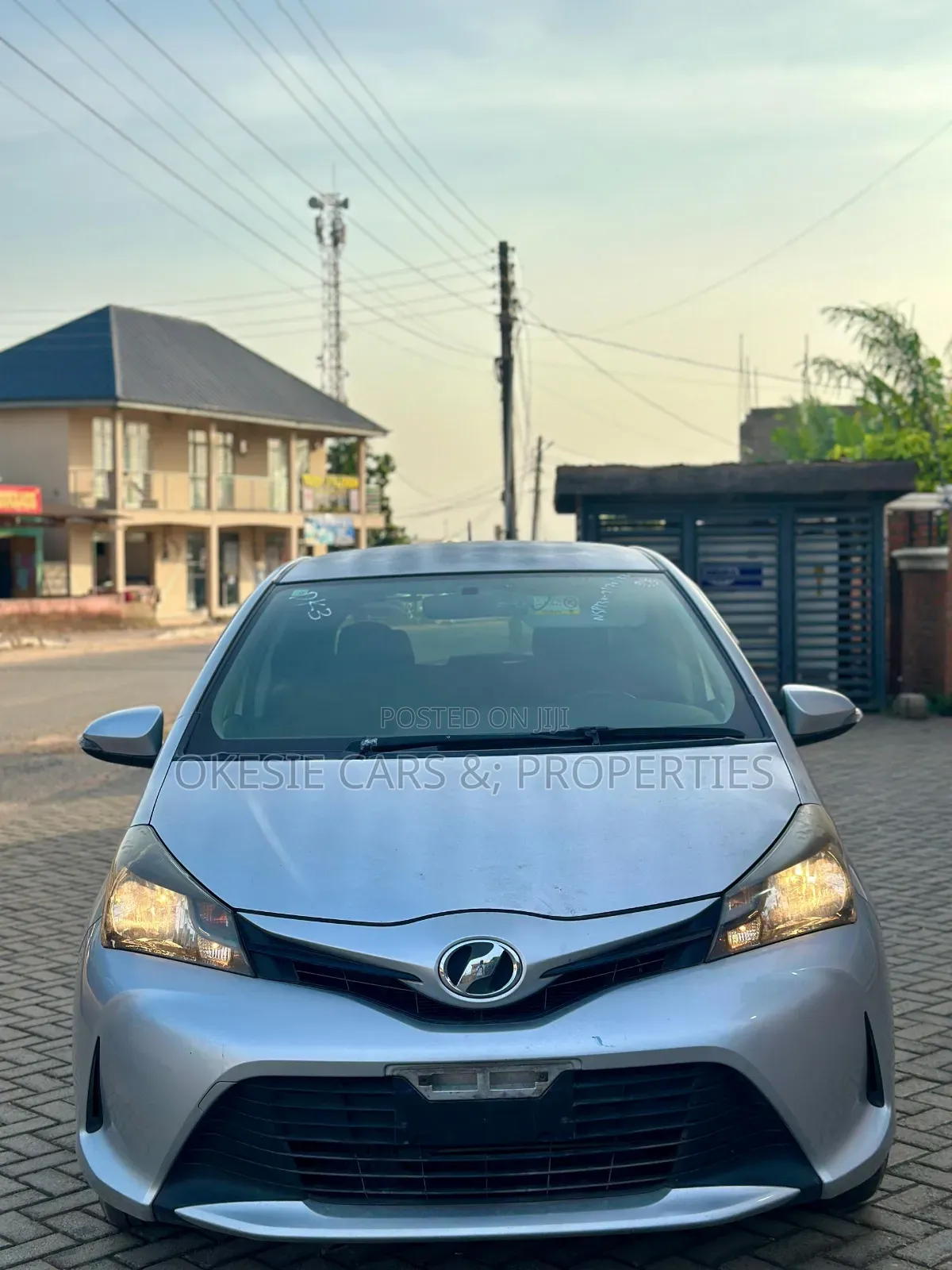 Toyota Vitz 1.3 FWD 5dr 2014 Silver