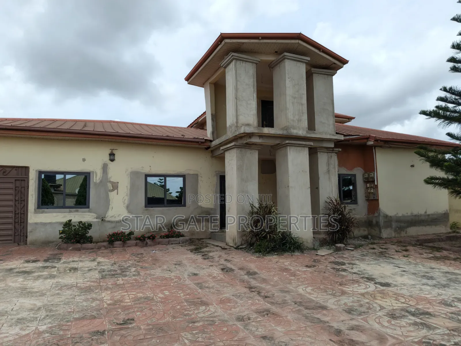 4bdrm House in Abrem Nwamasi., Kwabre for sale
