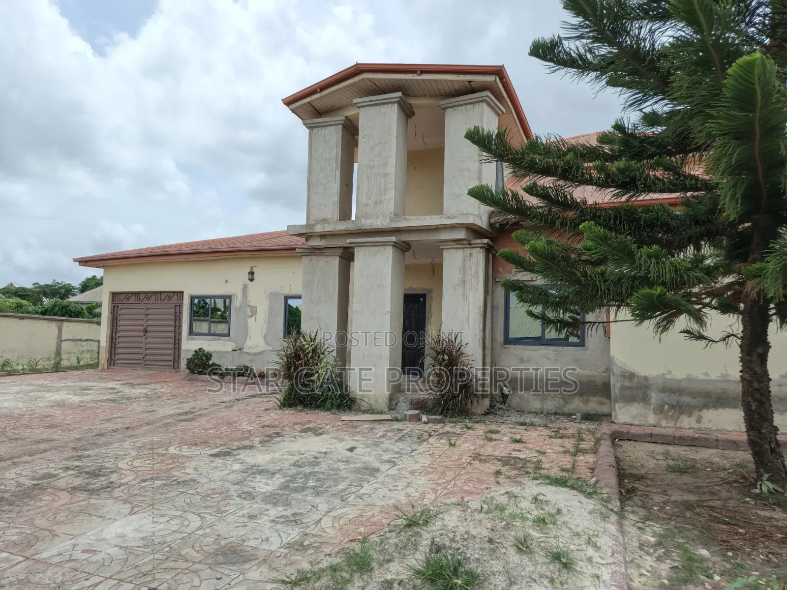 4bdrm House in Abrem Nwamasi., Kwabre for sale