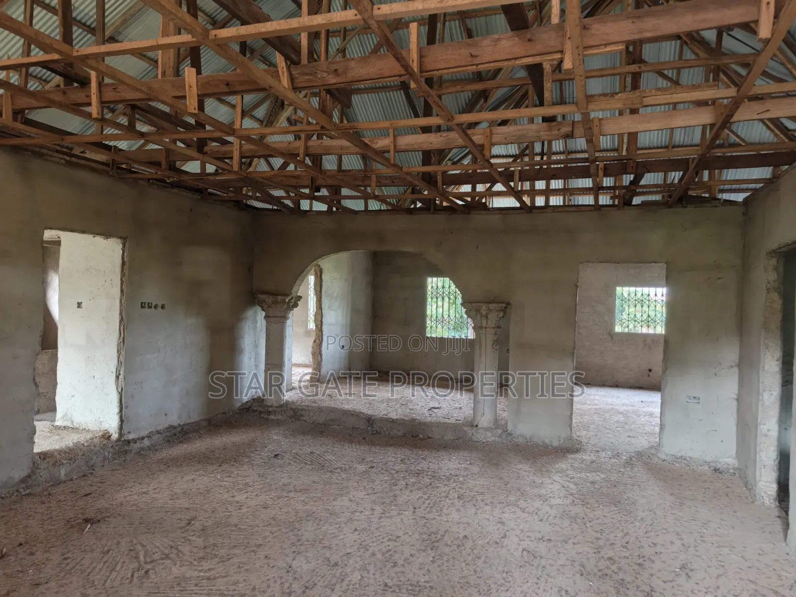 7bdrm House in Krobo , Near Kenyasi, Kumasi Metropolitan for sale