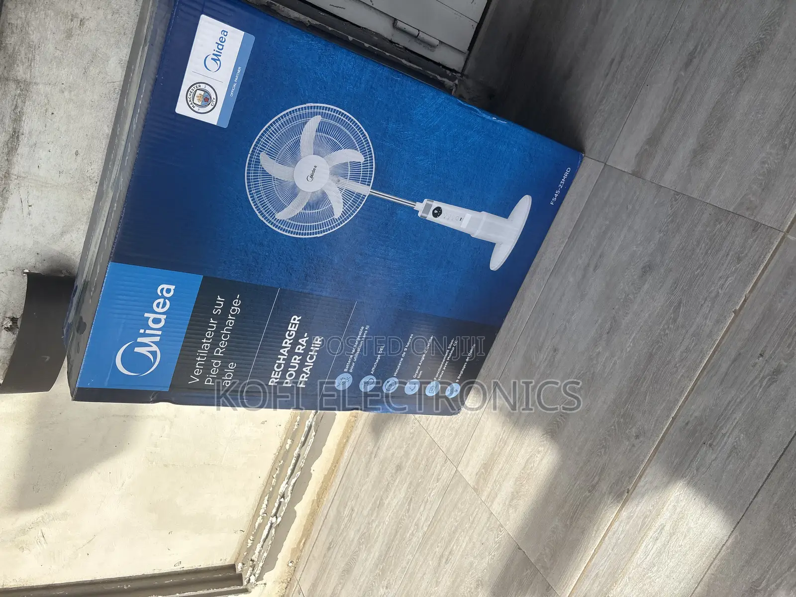 Adjustable Midea 18′′ Rechargeable Standing Fan Fs45-23mrd