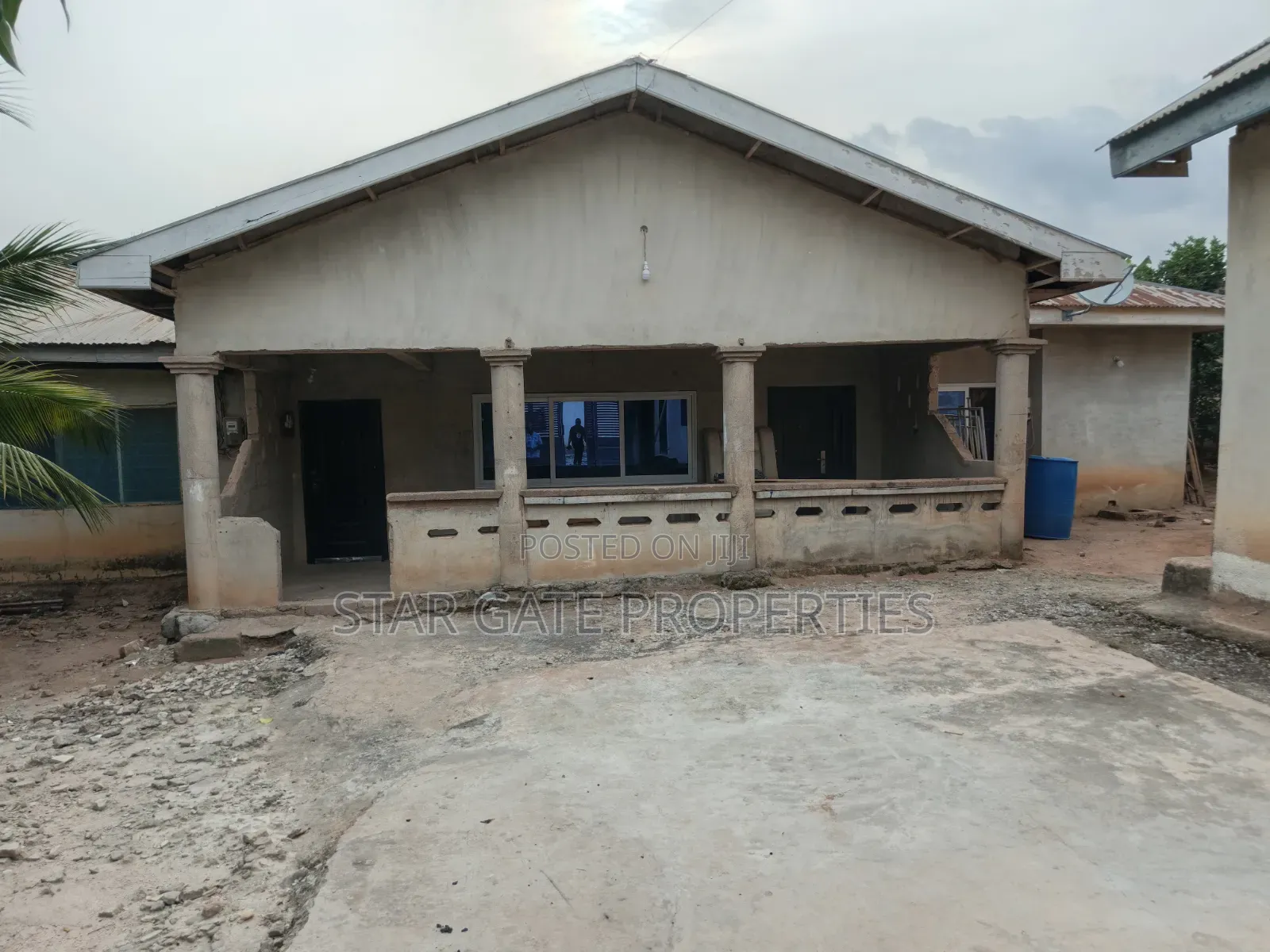 7bdrm House in Kotei, Kumasi Metropolitan for sale