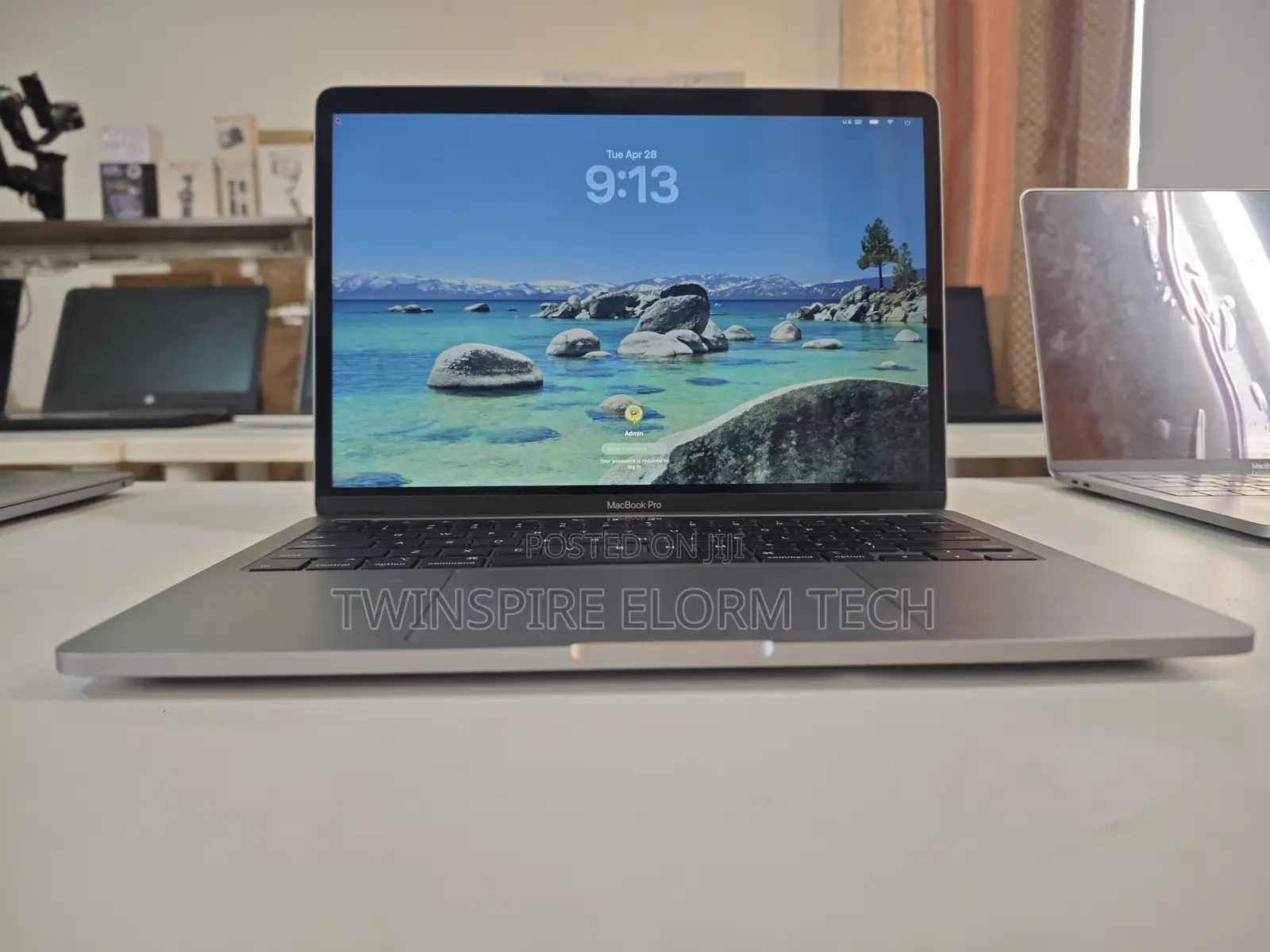 Laptop Apple MacBook Pro 2020 16GB Intel Core i7 SSD 512GB