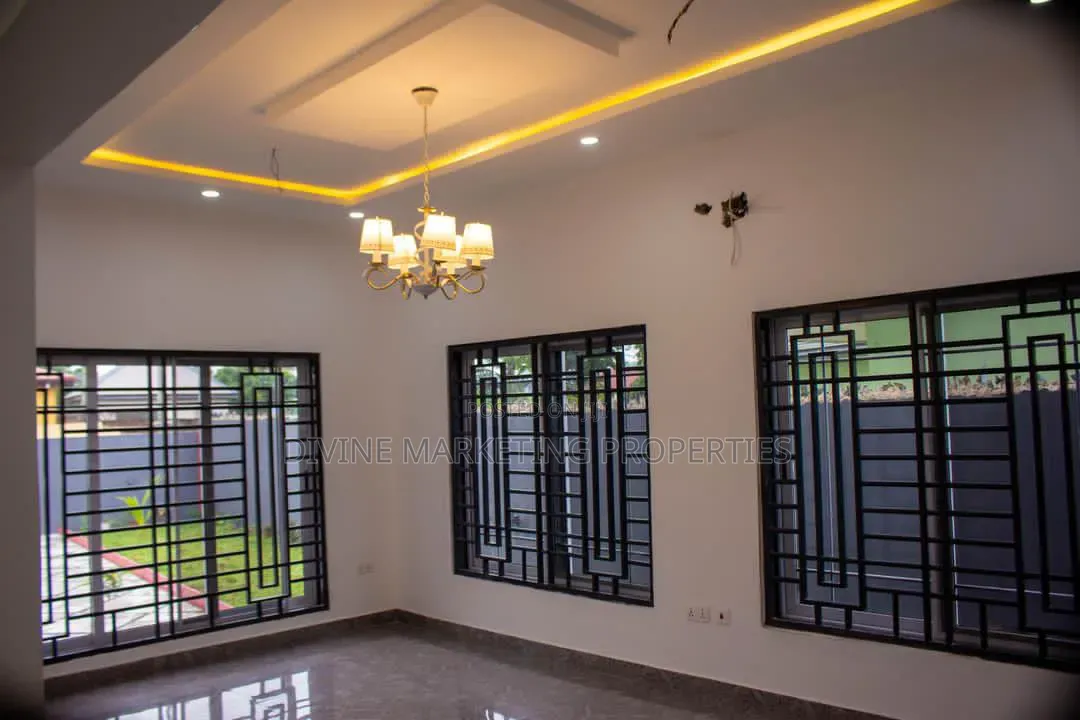 3bdrm House in Sarpeiman, Amasaman for sale