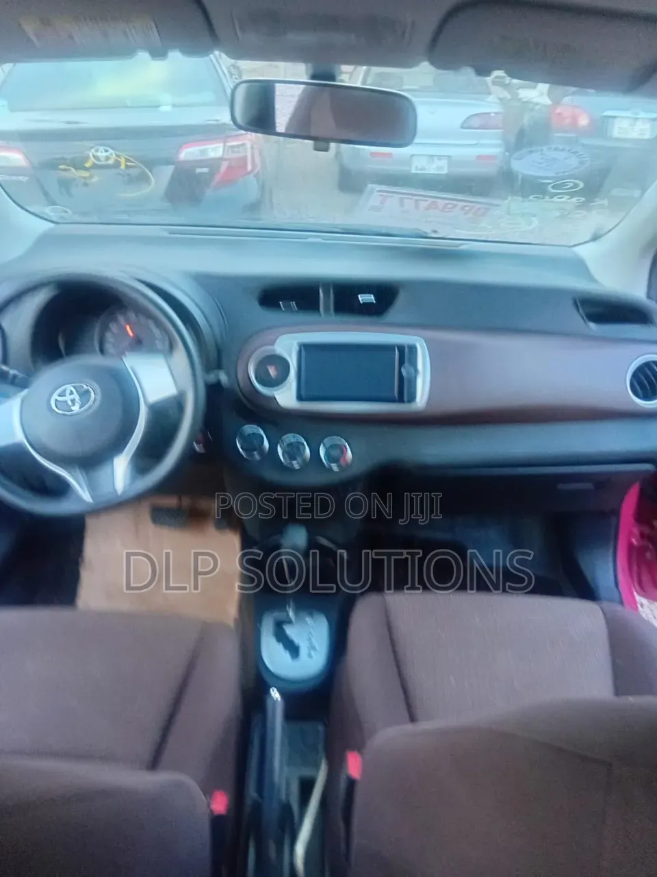 Toyota Vitz 1.0 FWD 5dr 2012 Red