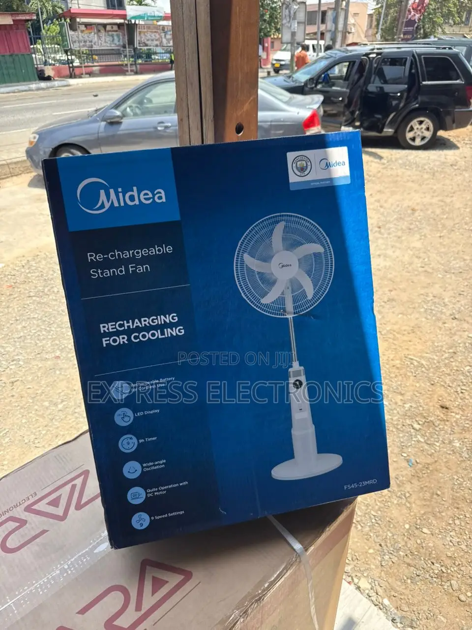 Hot  Deal on Midea 18”Fan Rechargeable