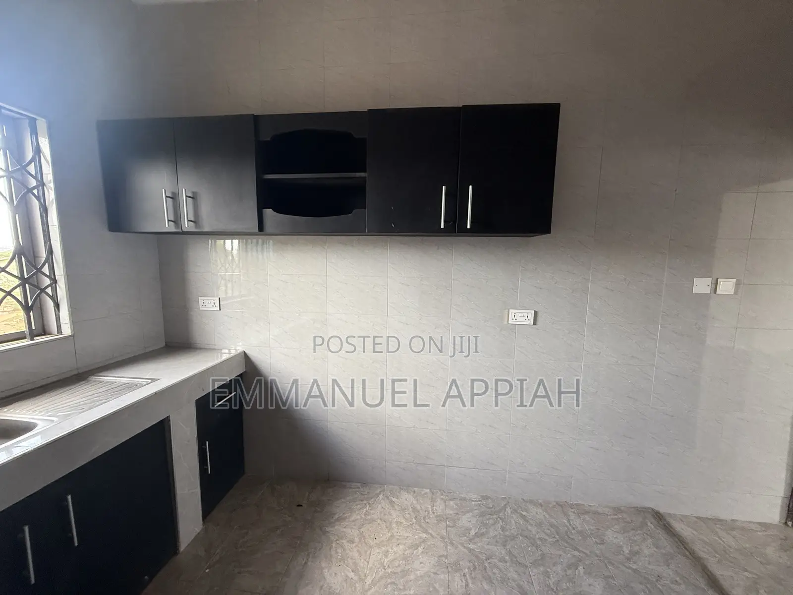 2bdrm Apartment in Ablekuma Curve for rent