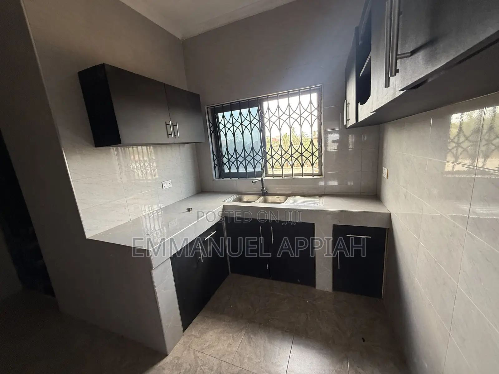 2bdrm Apartment in Ablekuma Curve for rent