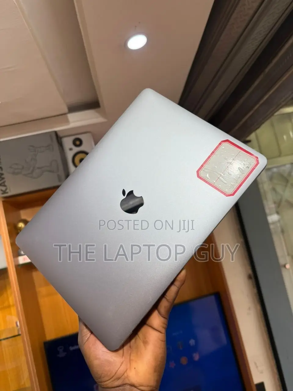 Laptop Apple MacBook Pro 2022 M2 8GB Apple M2 SSD 256GB