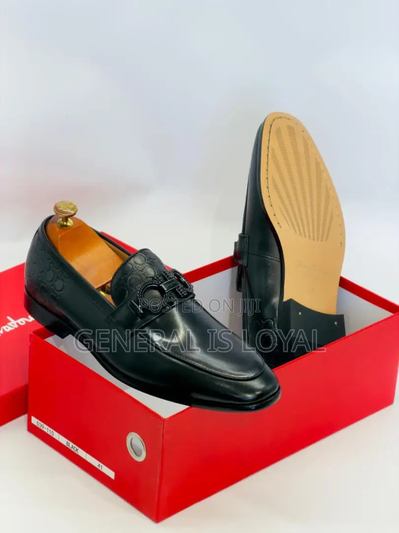 Salvatore Ferragamo Balck Leather Men’S Loafers