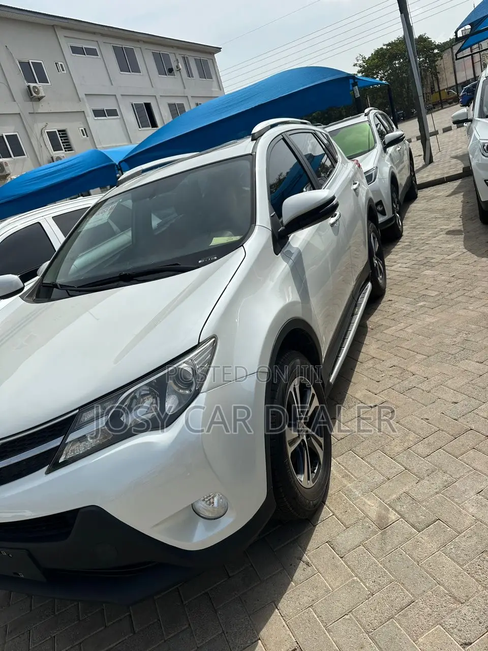 Toyota RAV4 LE FWD 2019 White