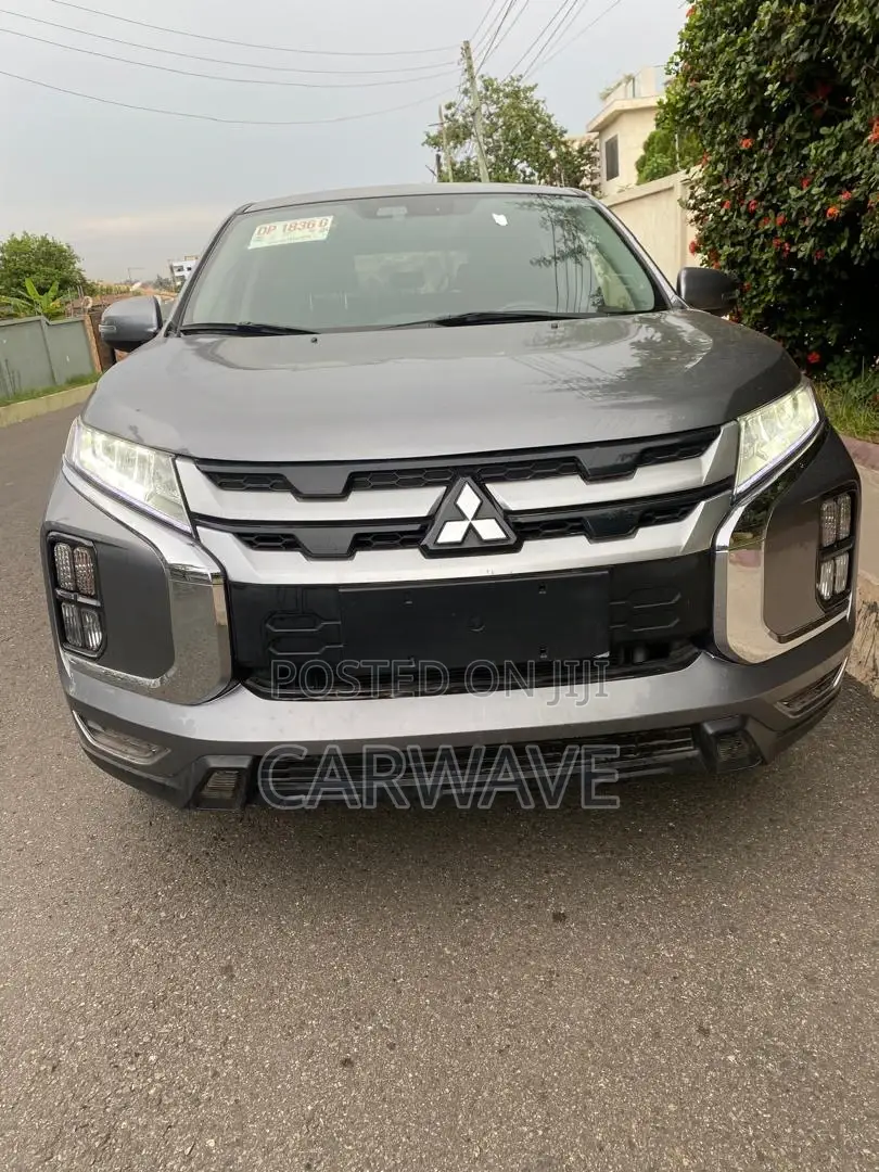 Mitsubishi Outlander SE 2022 Silver
