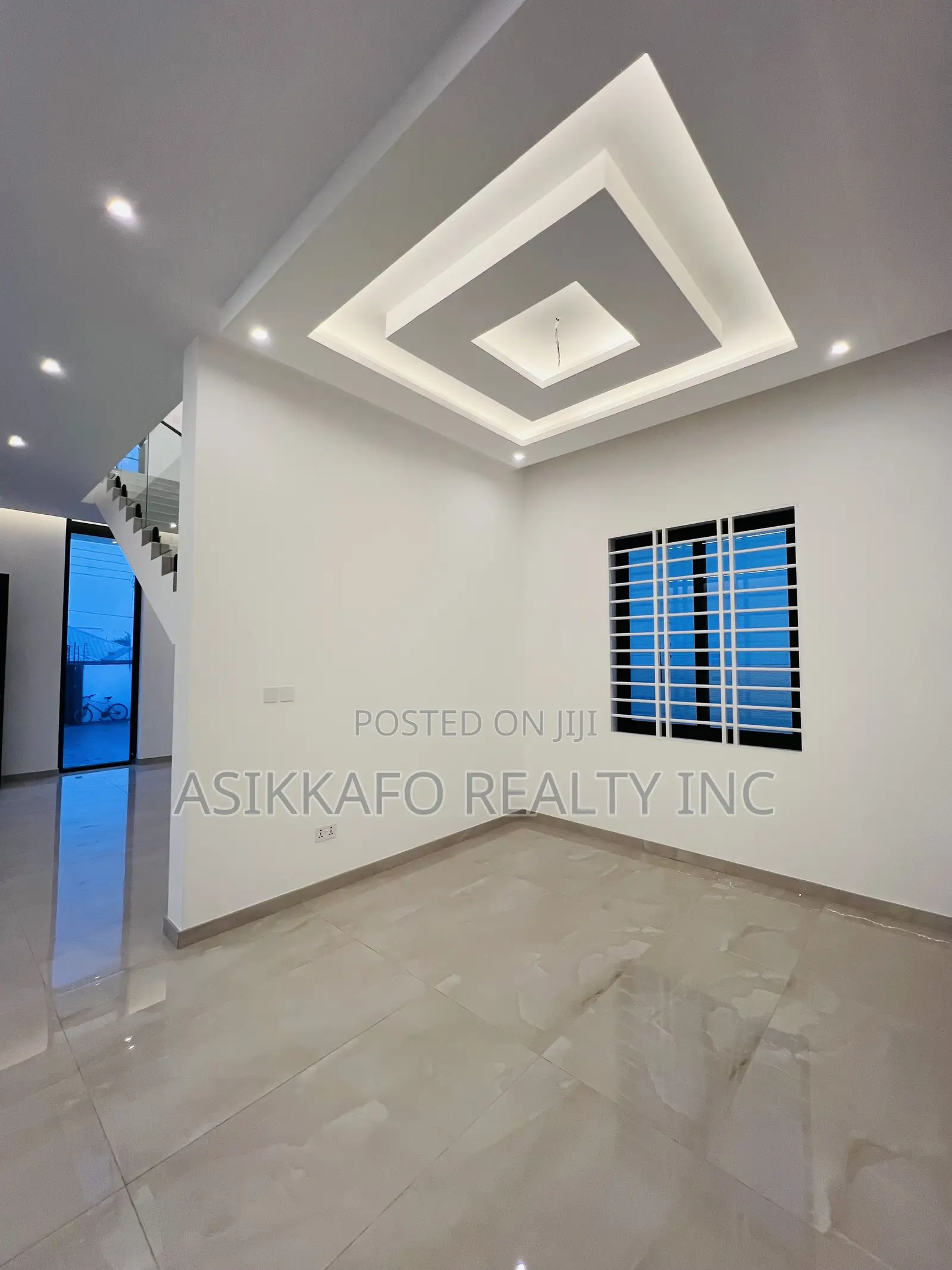 5bdrm Duplex in Estate Prime, Spintex for sale