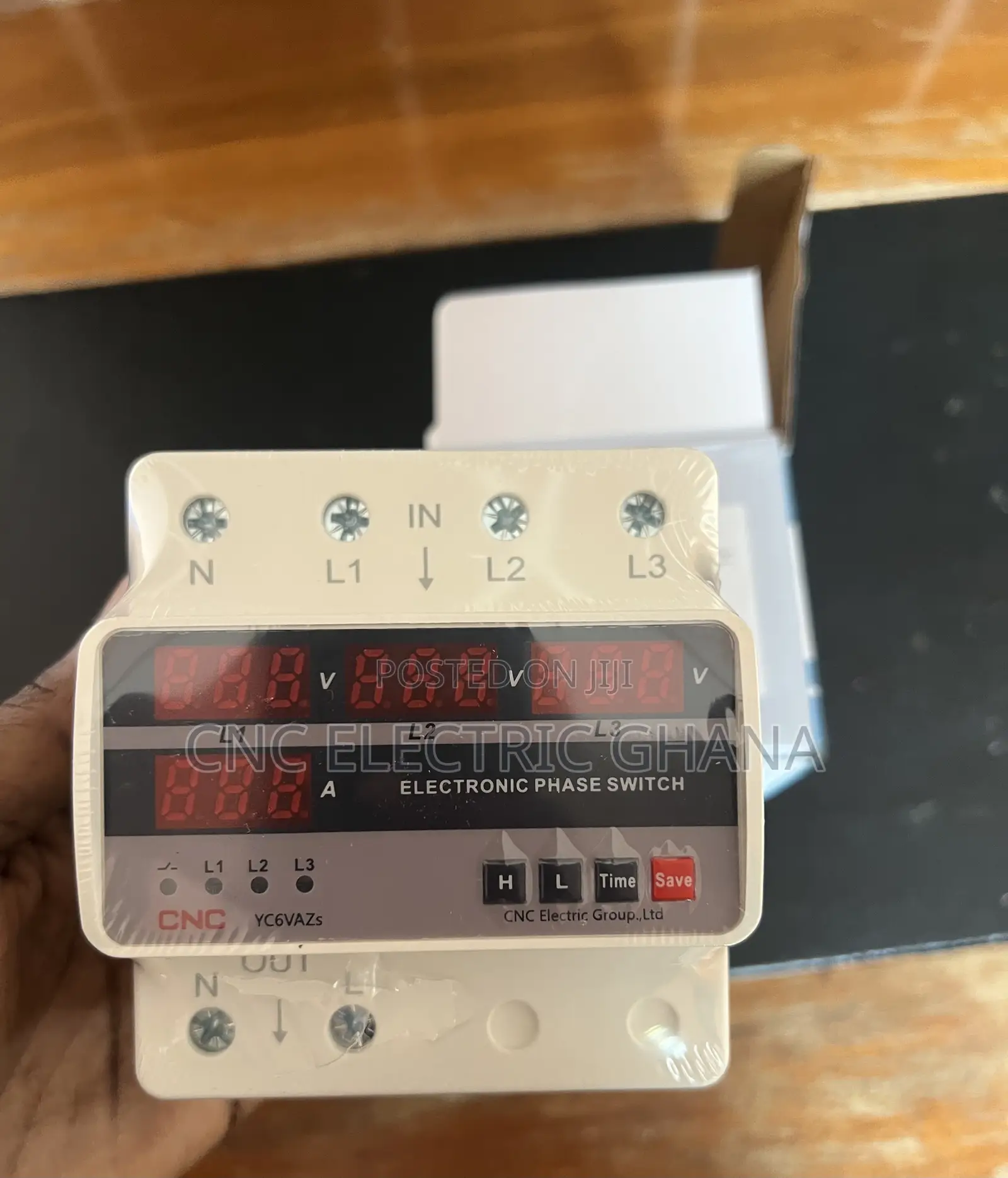 Electronic Phase Switch