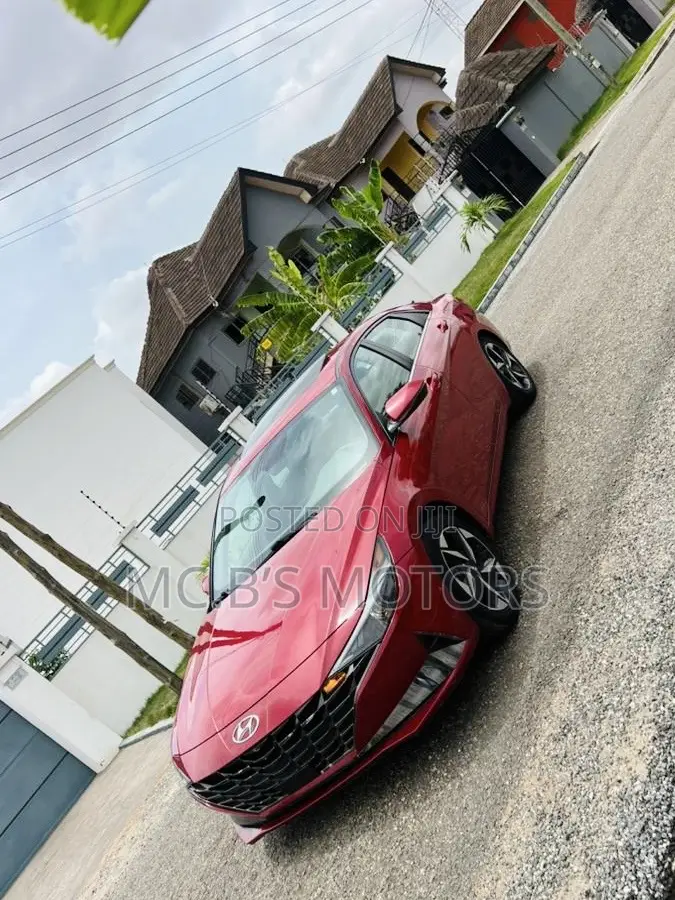 Hyundai Elantra 2022 Red