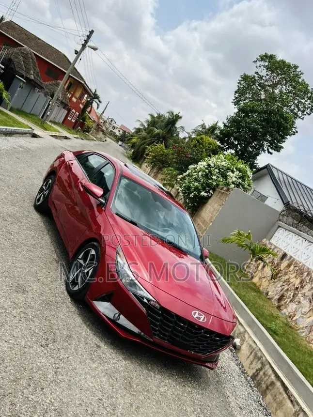 Hyundai Elantra 2022 Red