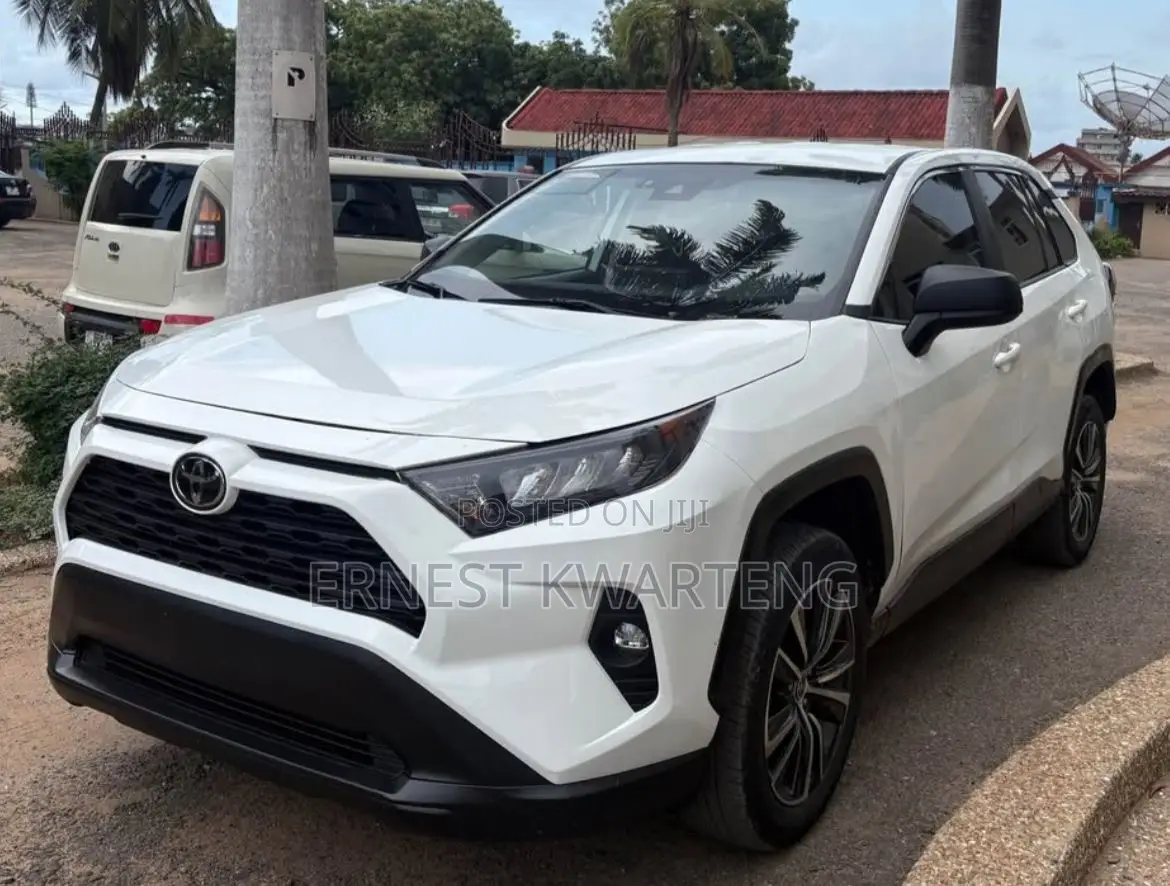 Toyota RAV4 2023 White