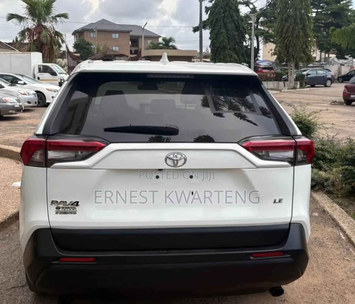 Toyota RAV4 2023 White