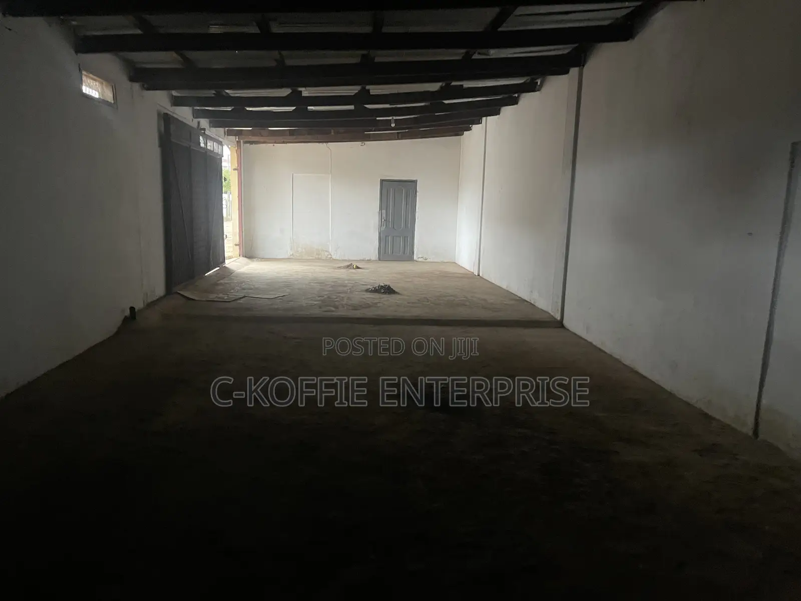 220 SQM Warehouse at Kwame Nkrumah Circle