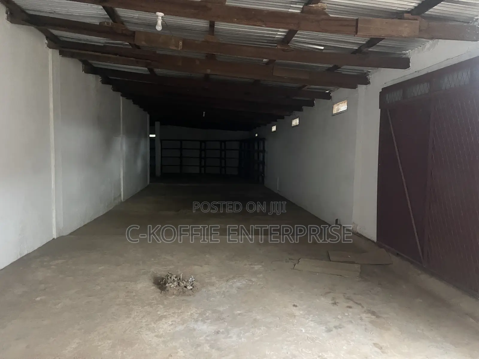 220 SQM Warehouse at Kwame Nkrumah Circle
