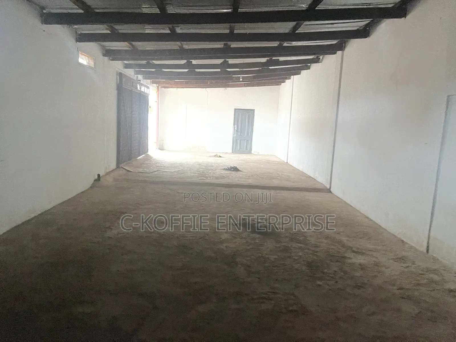 220 SQM Warehouse at Kwame Nkrumah Circle