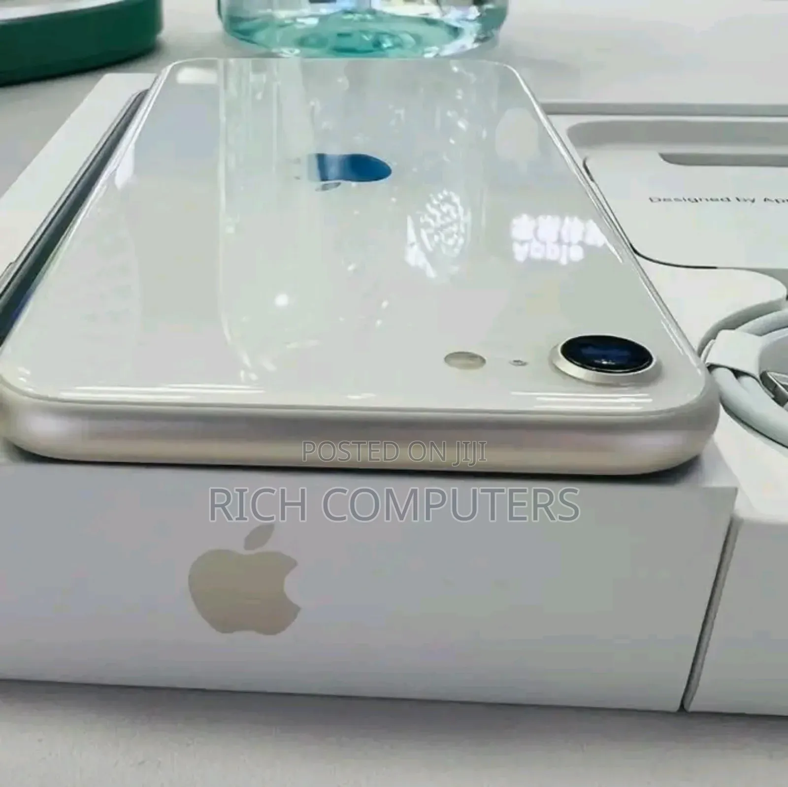 New Apple iPhone SE (2022) 256 GB White