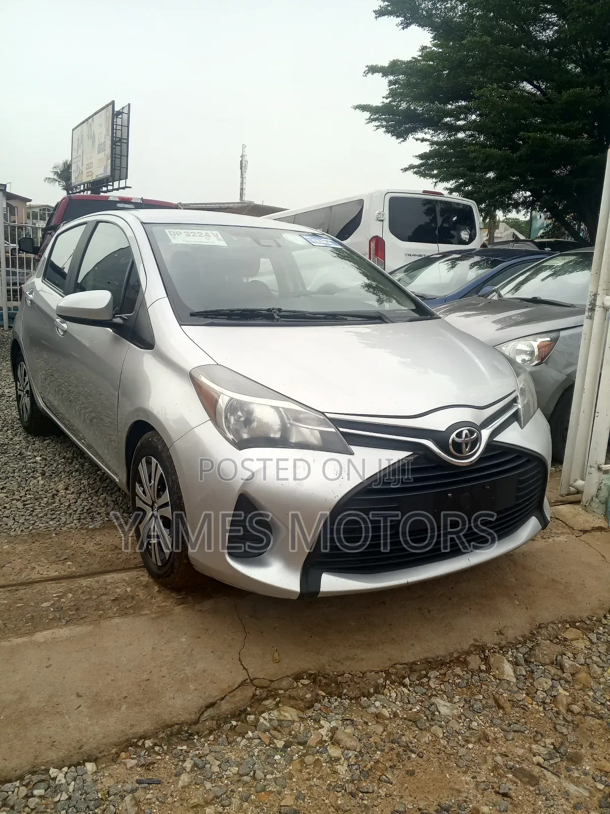 Toyota Yaris L Hatchback 5dr 2017 Silver