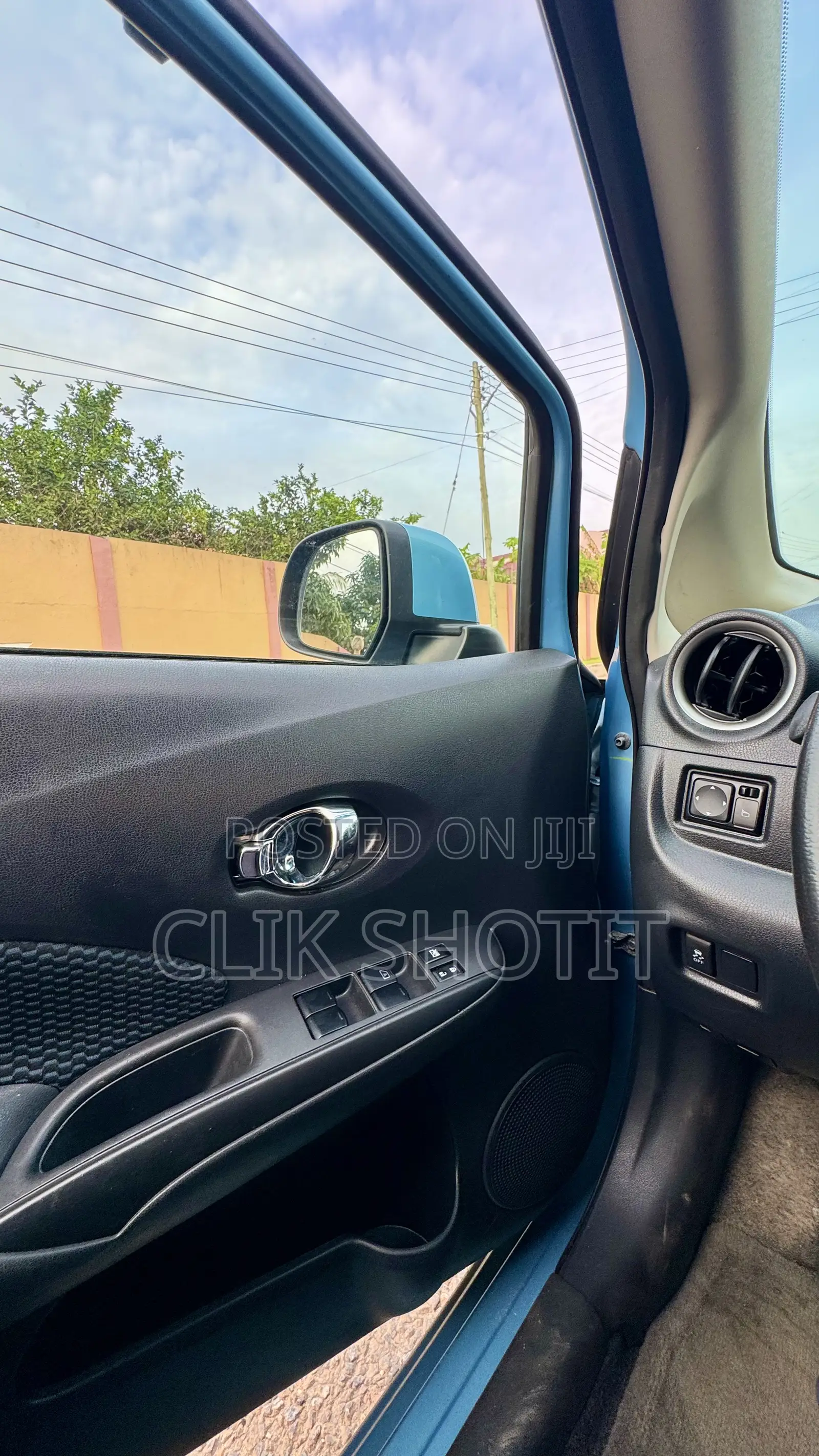Nissan Versa 1.6 SL 4dr Sedan (1.6L 4cyl CVT) 2014 Blue