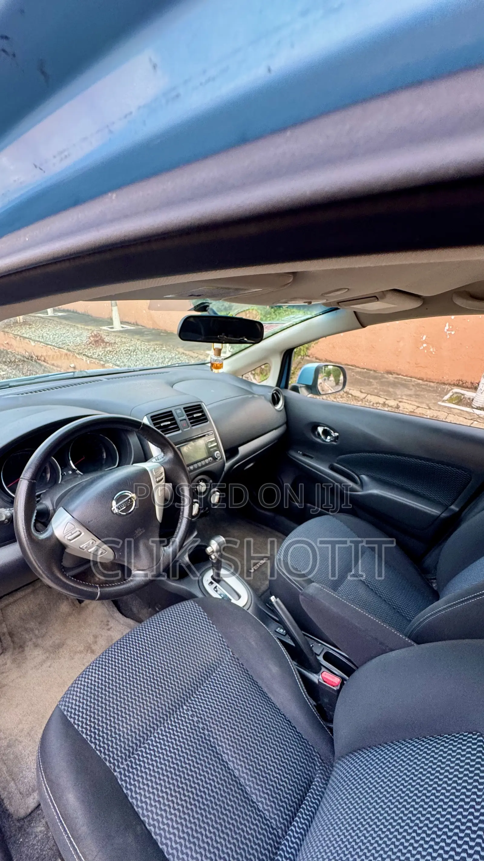Nissan Versa 1.6 SL 4dr Sedan (1.6L 4cyl CVT) 2014 Blue
