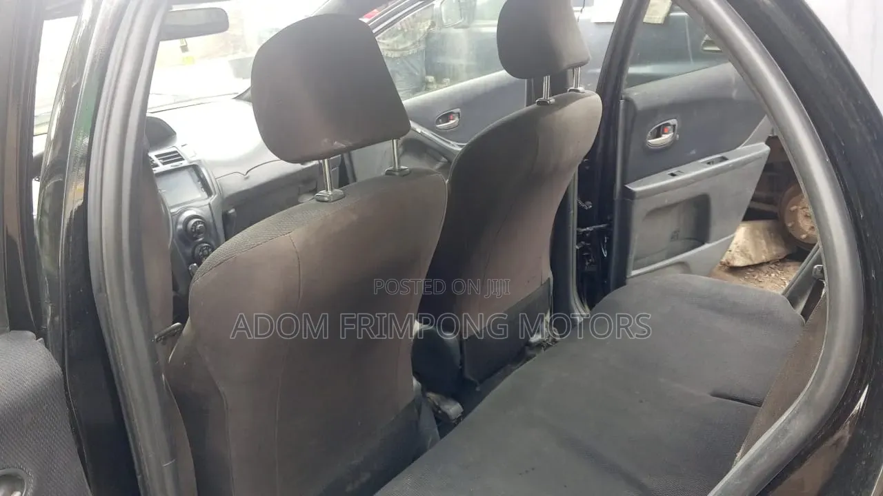 Toyota Vitz 2010 Black