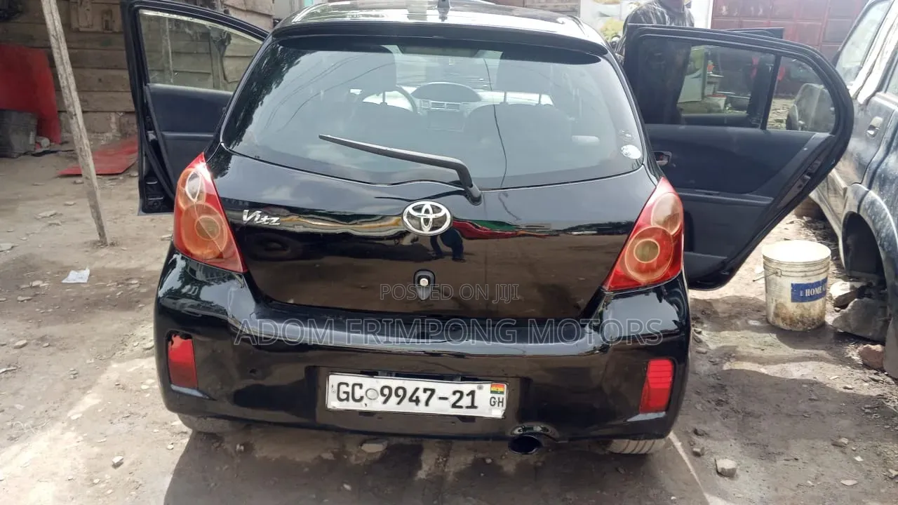 Toyota Vitz 2010 Black