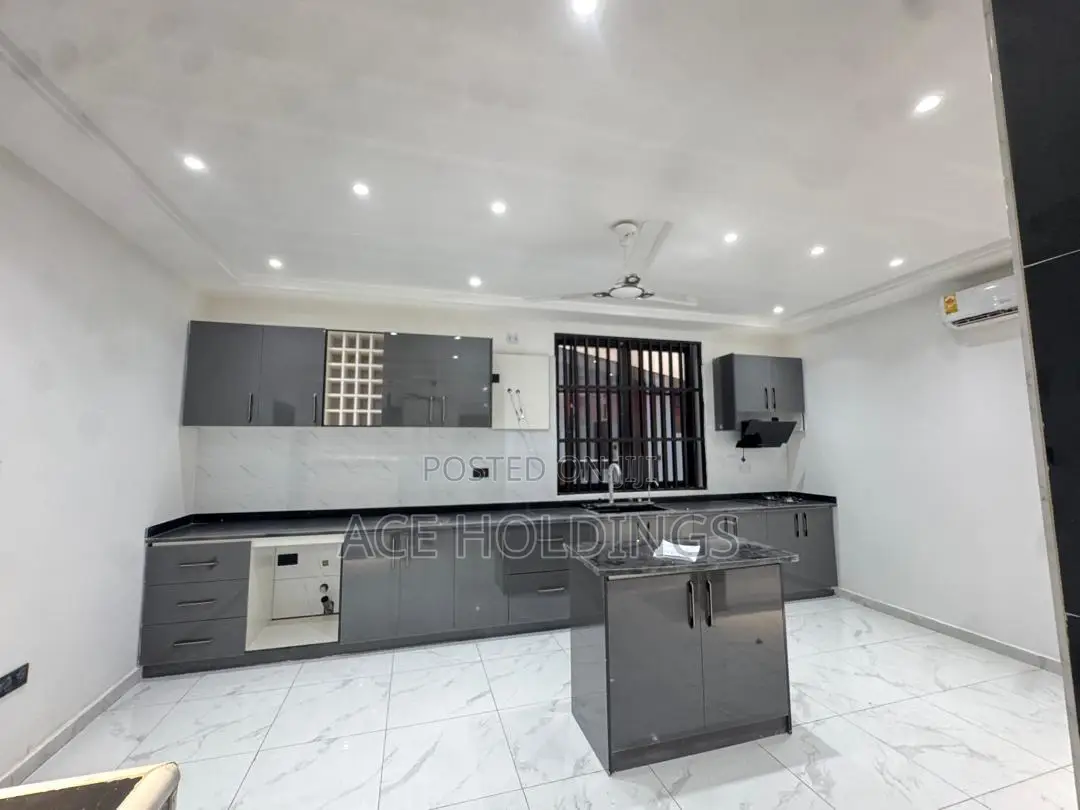 4bdrm House in Ashale Botwe for sale