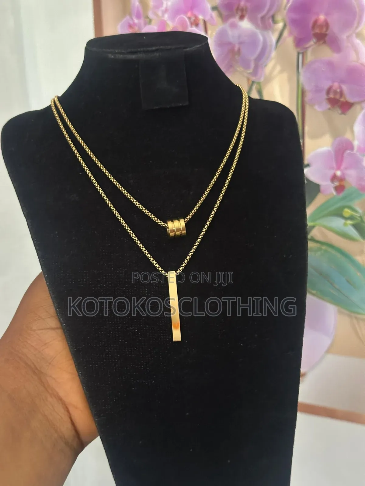 Ladies Outdoor Chain