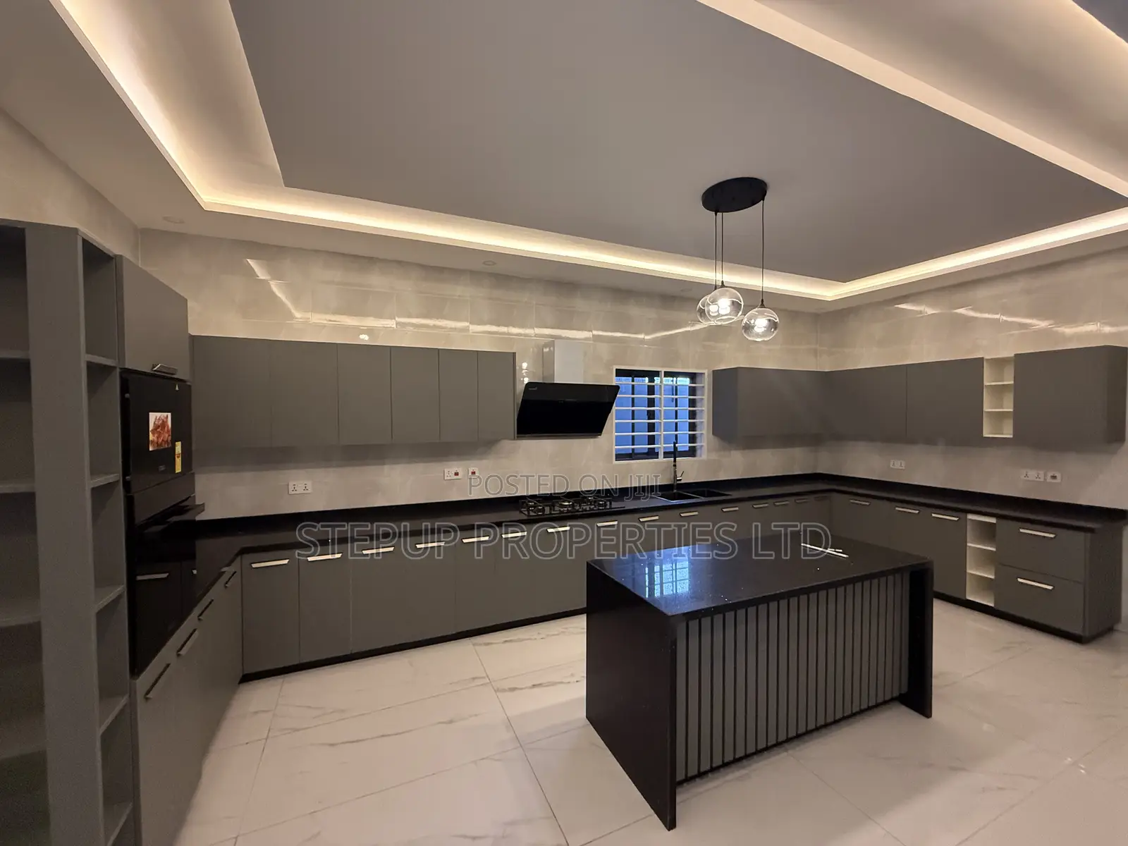 5bdrm House in East Legon Hills for sale
