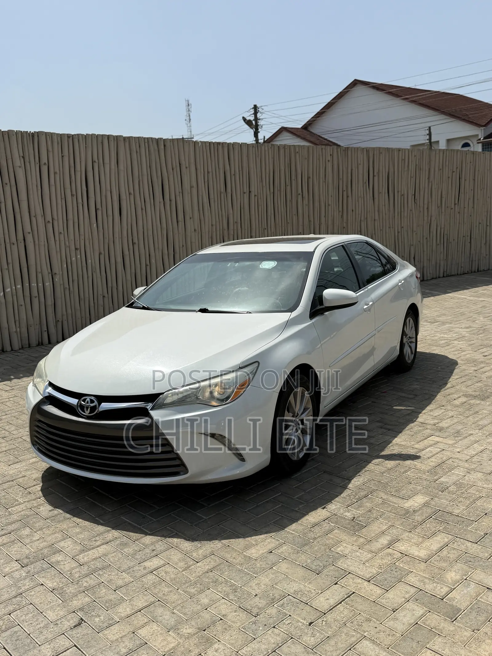 Toyota Camry XLE 4dr Sedan (2.5L 4cyl 6A) 2016 White