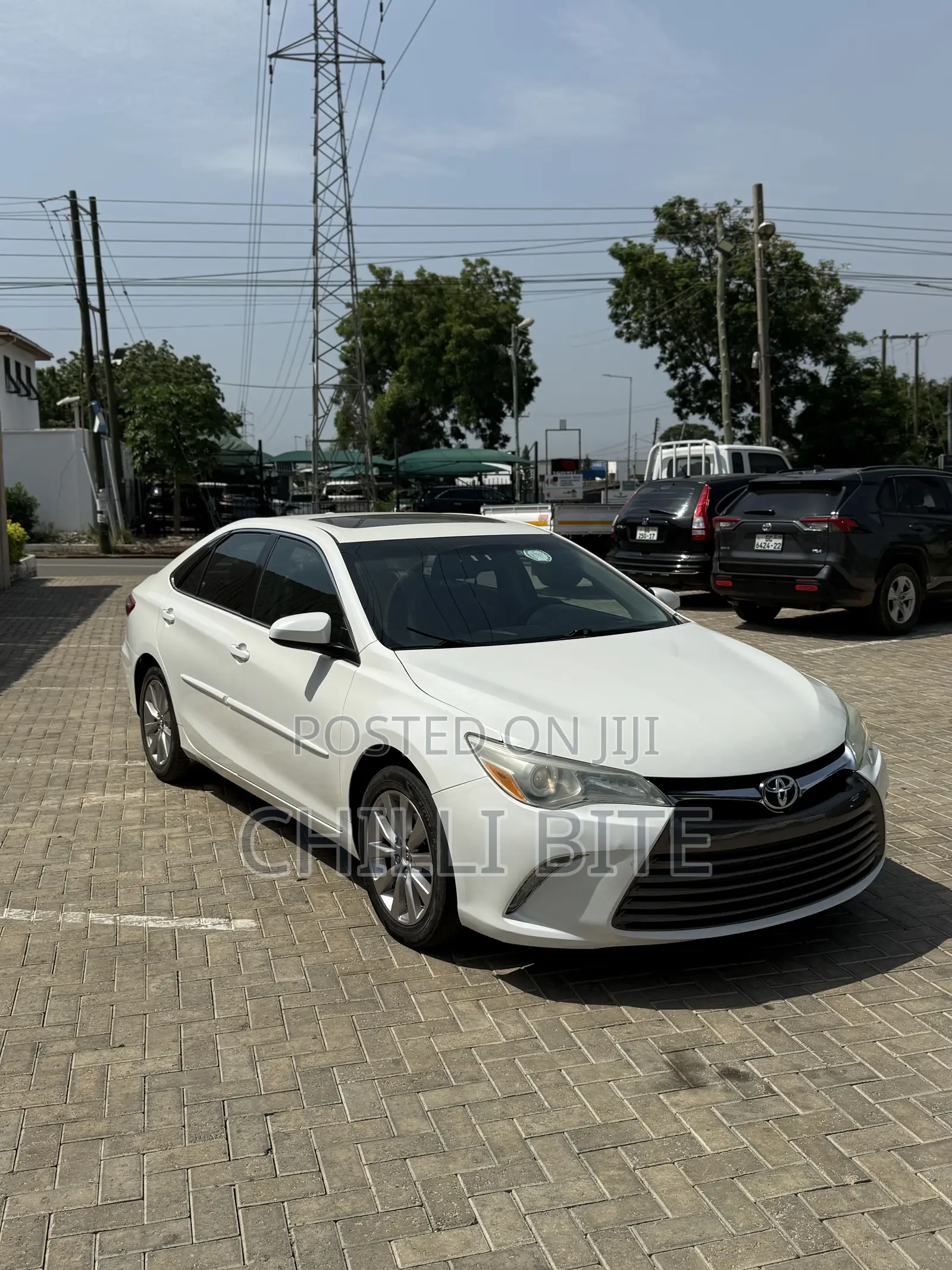 Toyota Camry XLE 4dr Sedan (2.5L 4cyl 6A) 2016 White