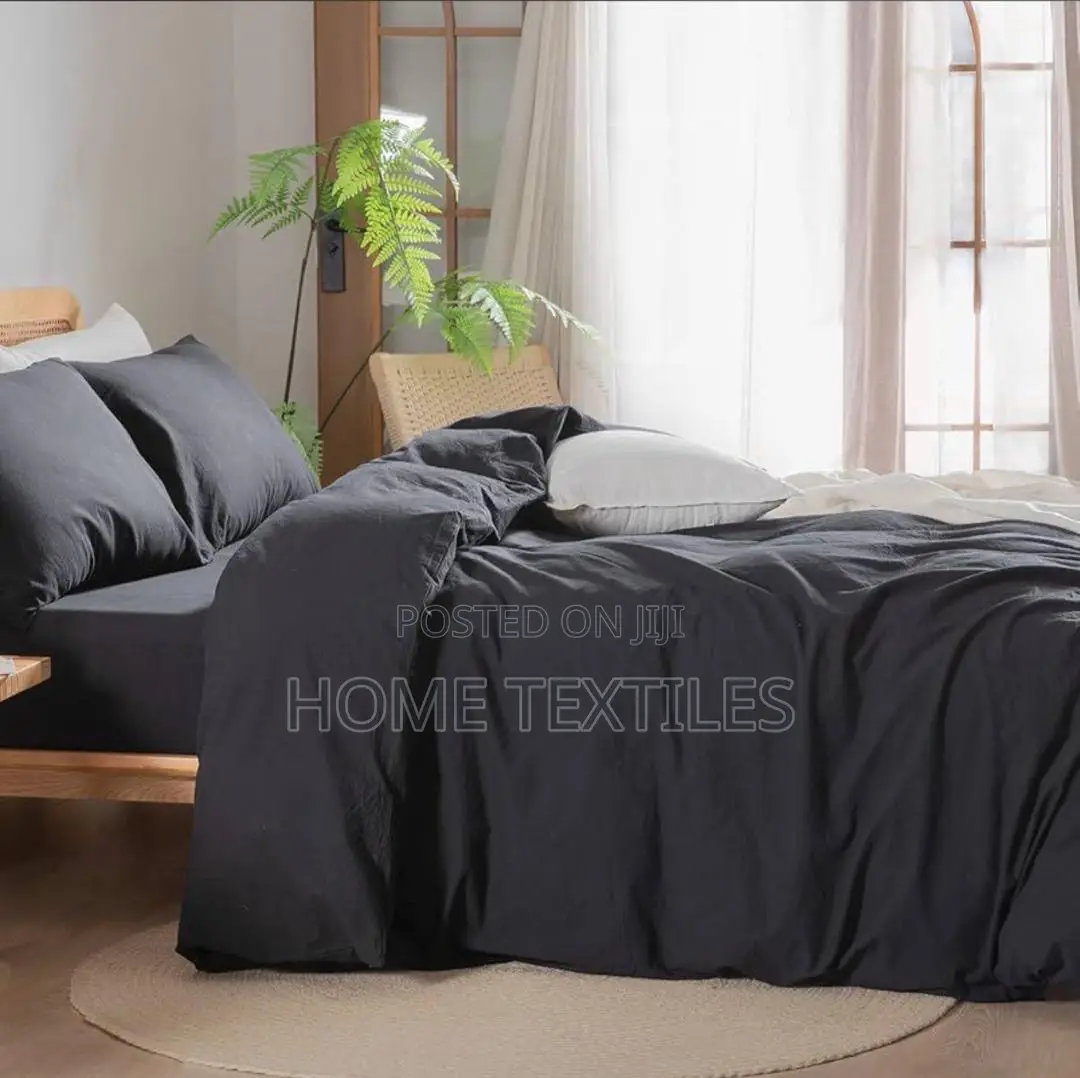 8 Pieces Black Air BNB Set for King and Queen Size Bed