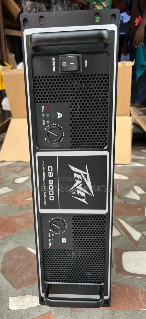 Peavey Cs-8000 Professional Power Amplifier