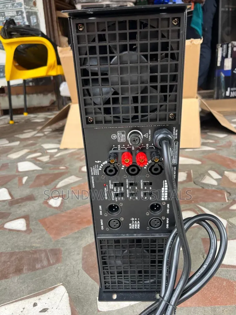 Peavey Cs-8000 Professional Power Amplifier